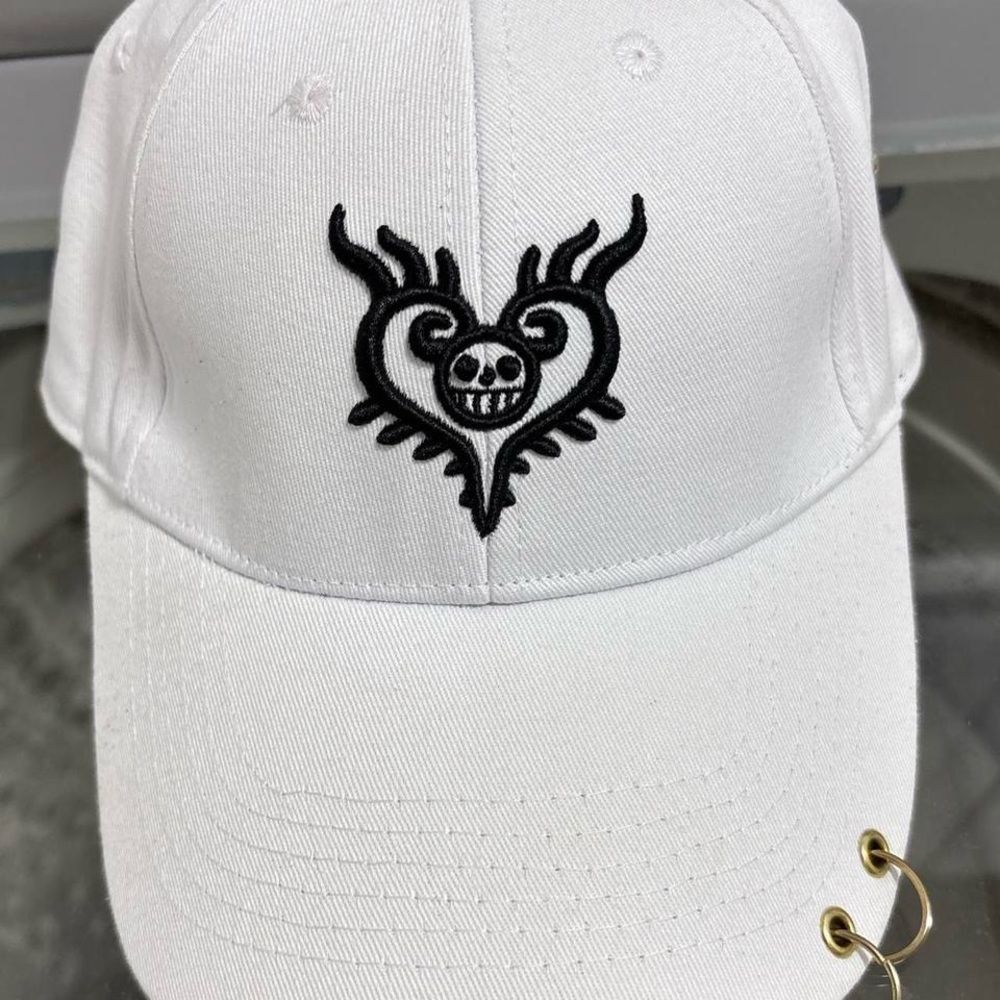 Officially licensed One Piece headwear by TOEI Animation.